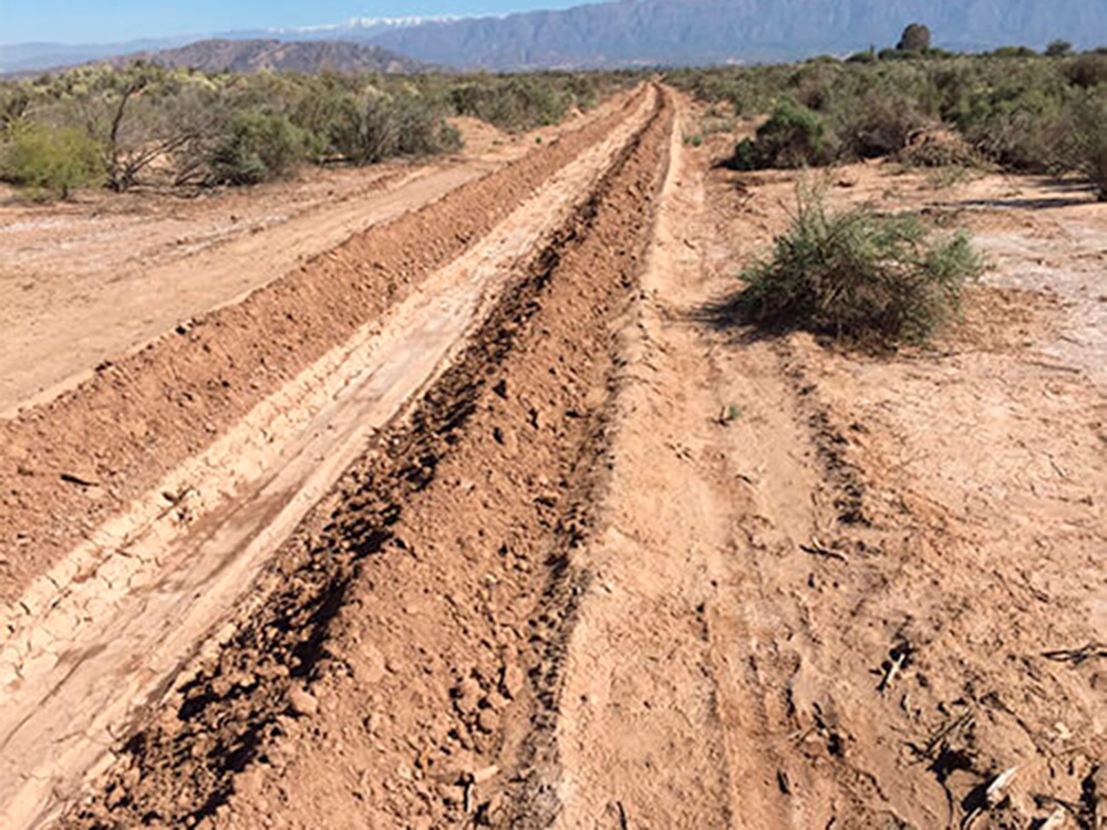 Impermeabilización de Acequia con Polietileno Negro