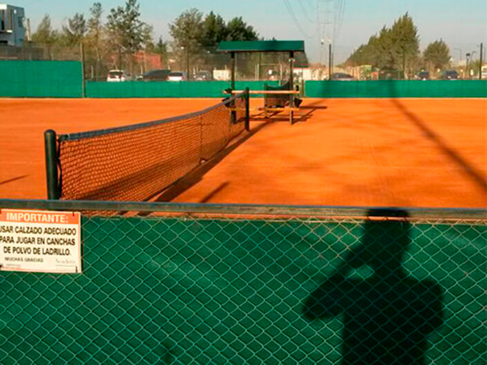 Rafia Laminada en Canchas de Tenis