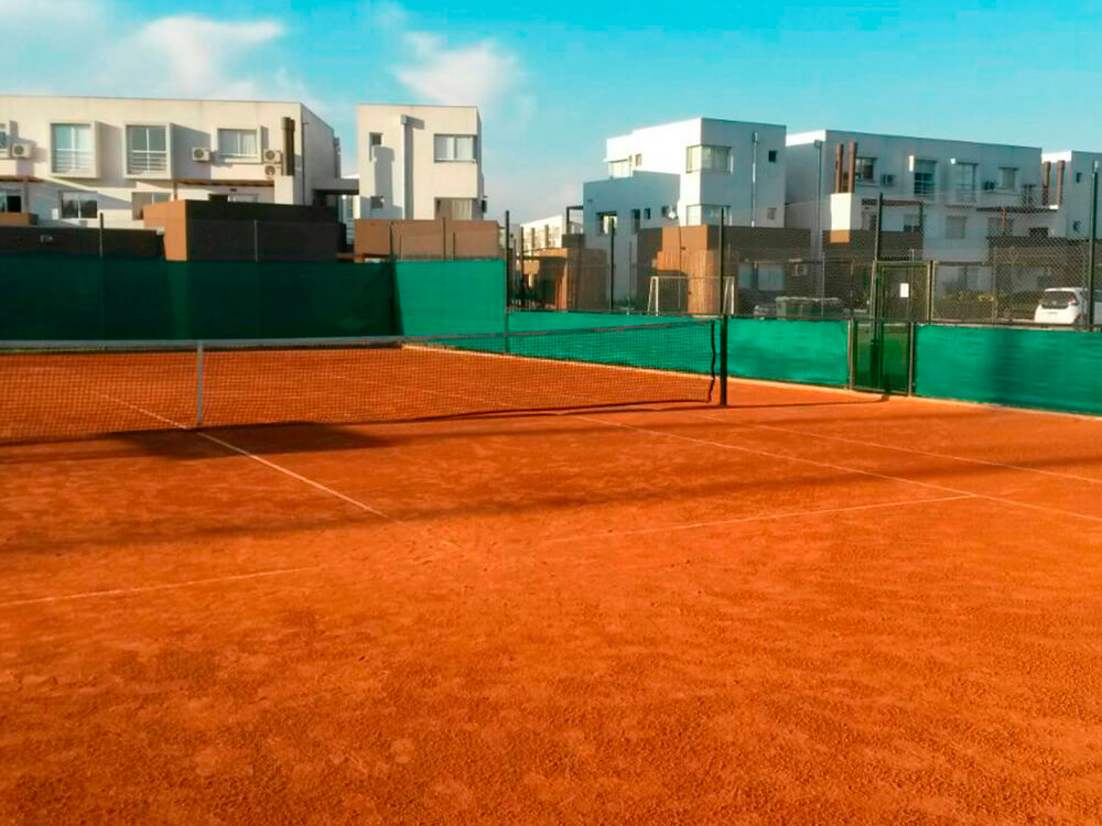 Rafia Laminada en Canchas de Tenis